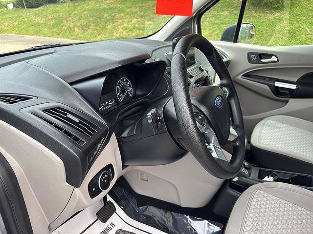 Used 2022 Ford Transit Connect XLT FWD image 13