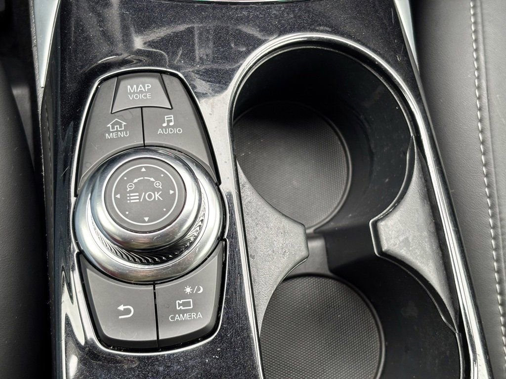 Used 2018 INFINITI QX30 Premium w/ Technology Package image 16