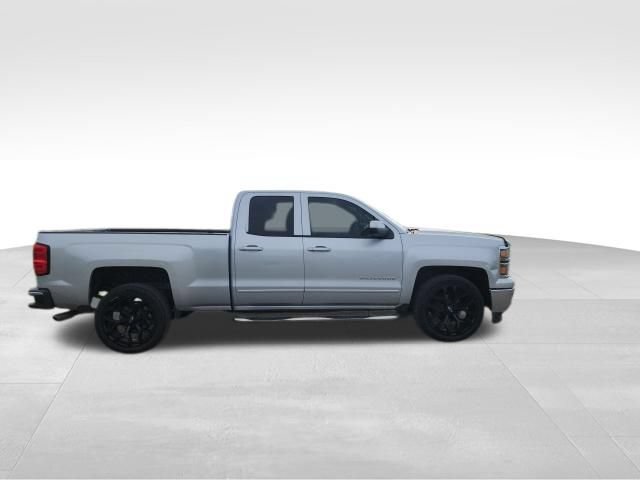 Used 2015 Chevrolet Silverado 1500 LT w/ LT Convenience Package RWD image 2