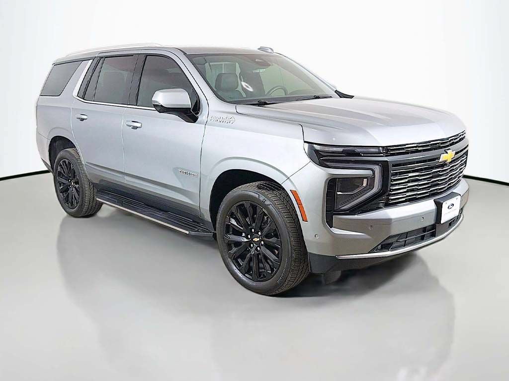 Used 2025 Chevrolet Tahoe High Country AWD/4WD image 2