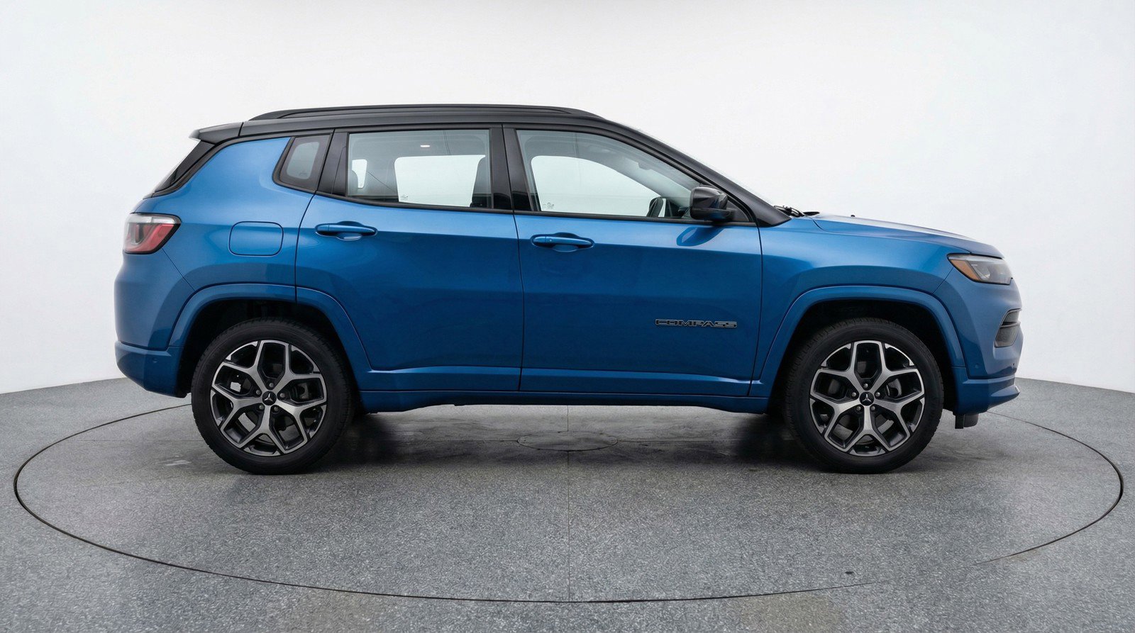 Used 2025 Jeep Compass Limited image 11