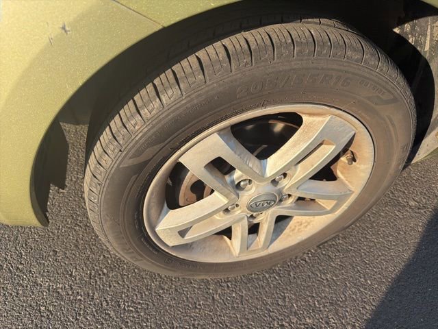 Used 2010 Kia Soul + w/ Audio Pkg image 2