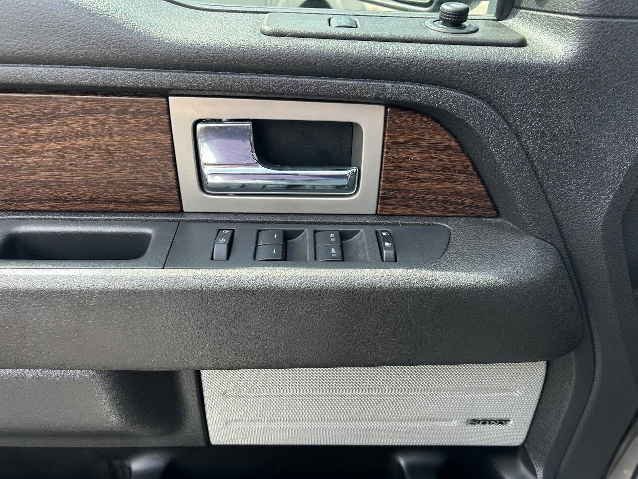 Used 2013 Ford F150 Lariat w/ Luxury Equipment Group AWD/4WD image 8