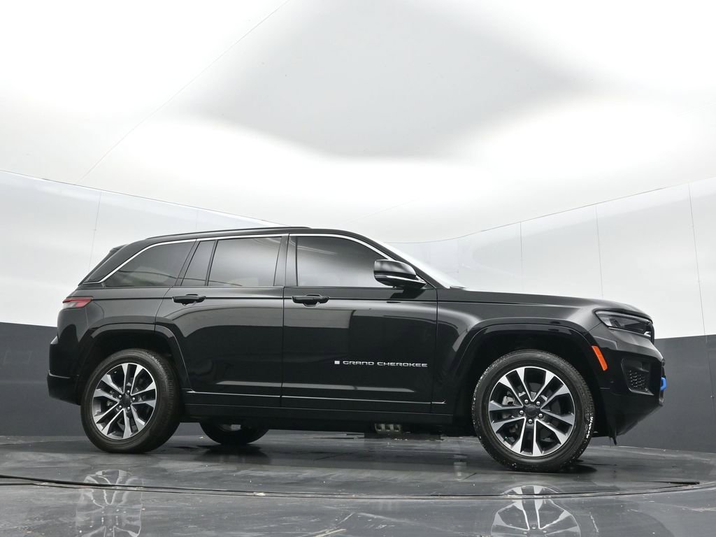 Used 2024 Jeep Grand Cherokee Overland w/ Luxury Tech Group IV image 29