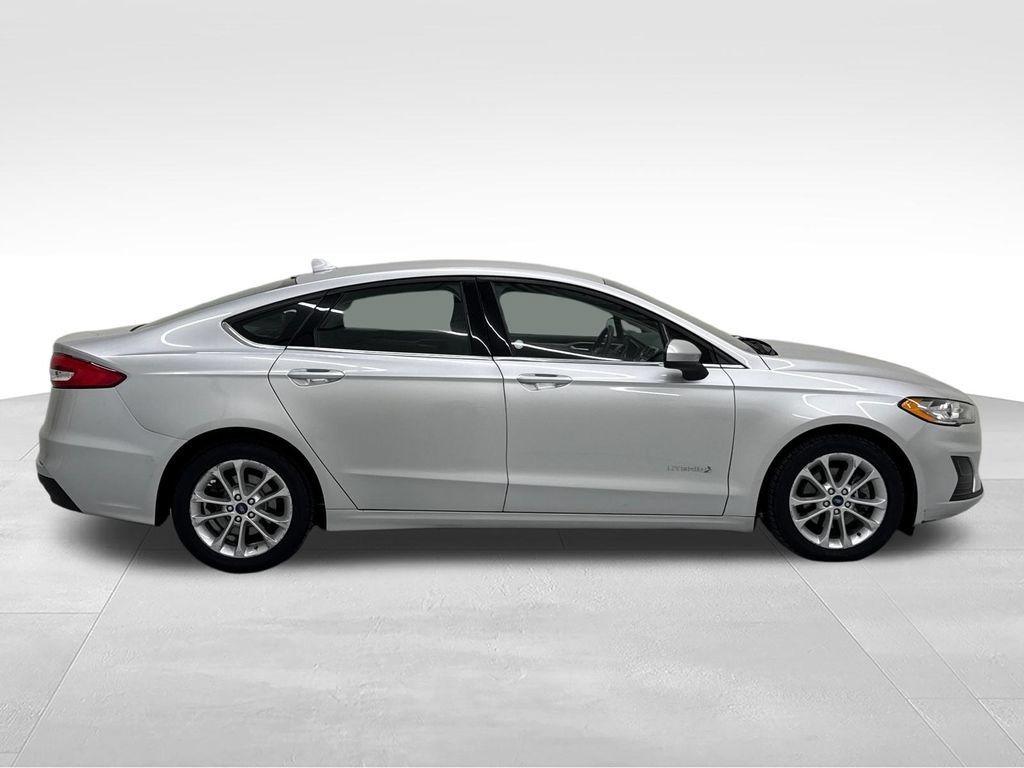 Used 2019 Ford Fusion SE FWD image 7