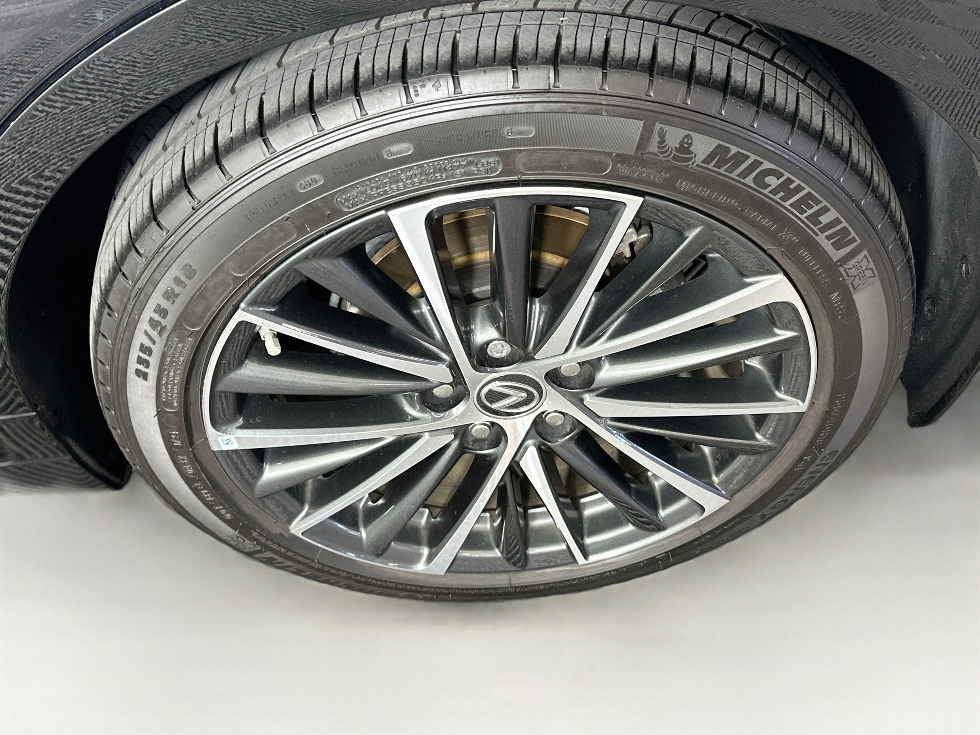 Used 2024 Lexus ES 300h w/ Premium Package FWD image 11