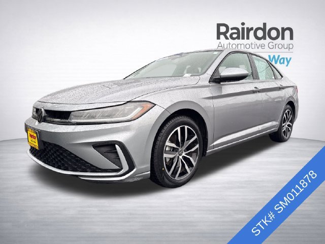 Used 2025 Volkswagen Jetta SE FWD image 3