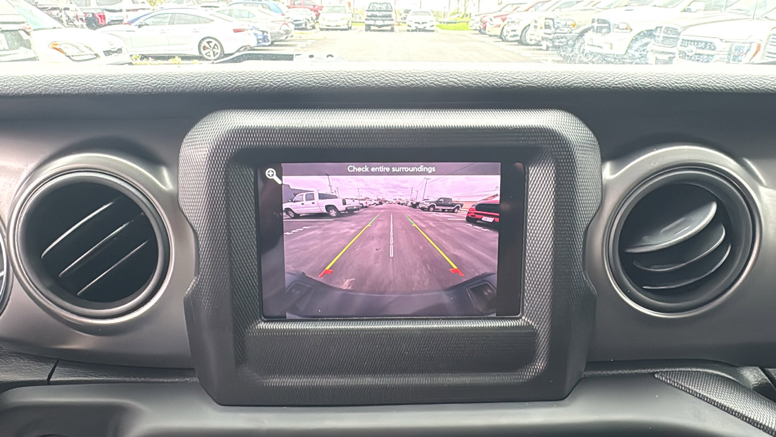 Used 2023 Jeep Gladiator Willys image 19