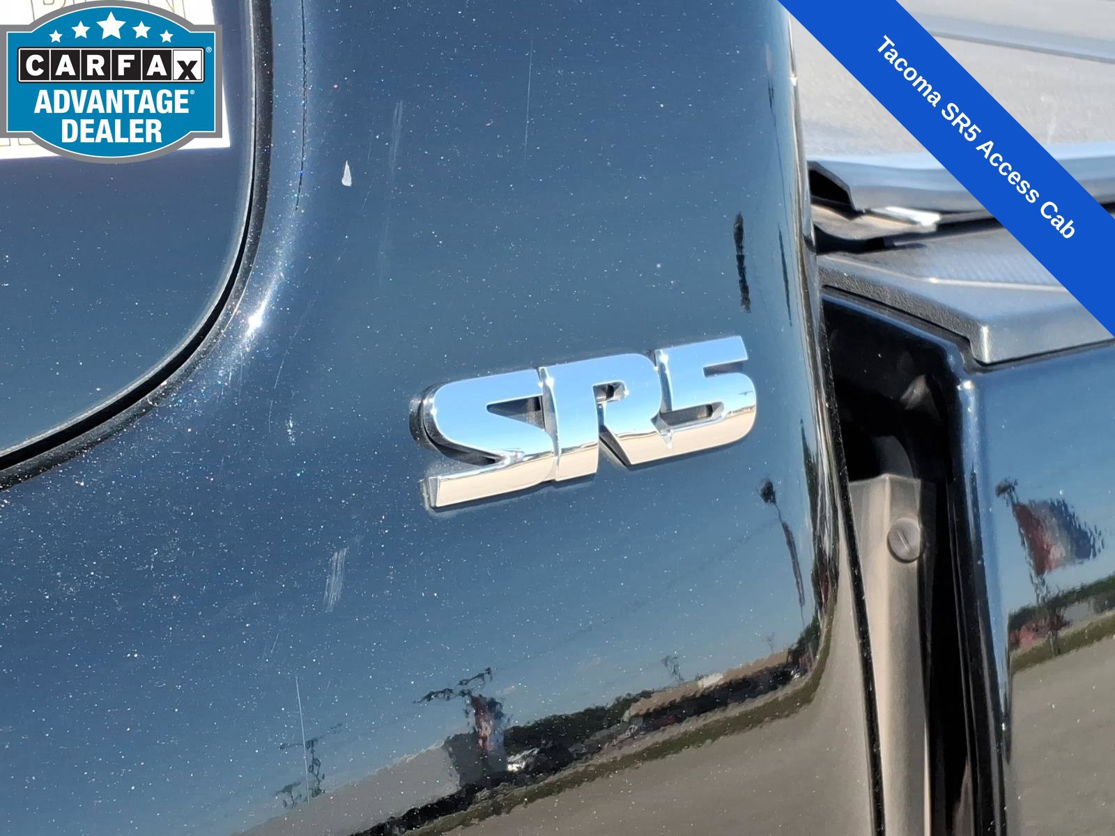 Used 2018 Toyota Tacoma SR5 w/ SR5 Appearance Package (SM) AWD/4WD image 9