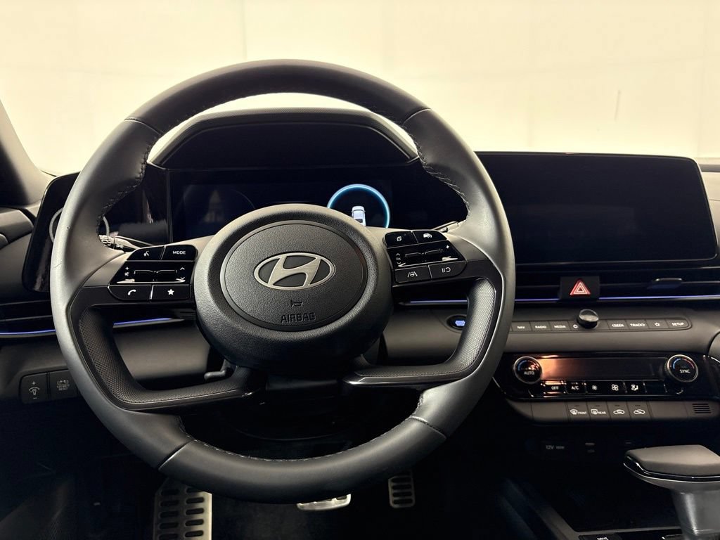 Certified 2025 Hyundai Elantra SEL FWD image 20