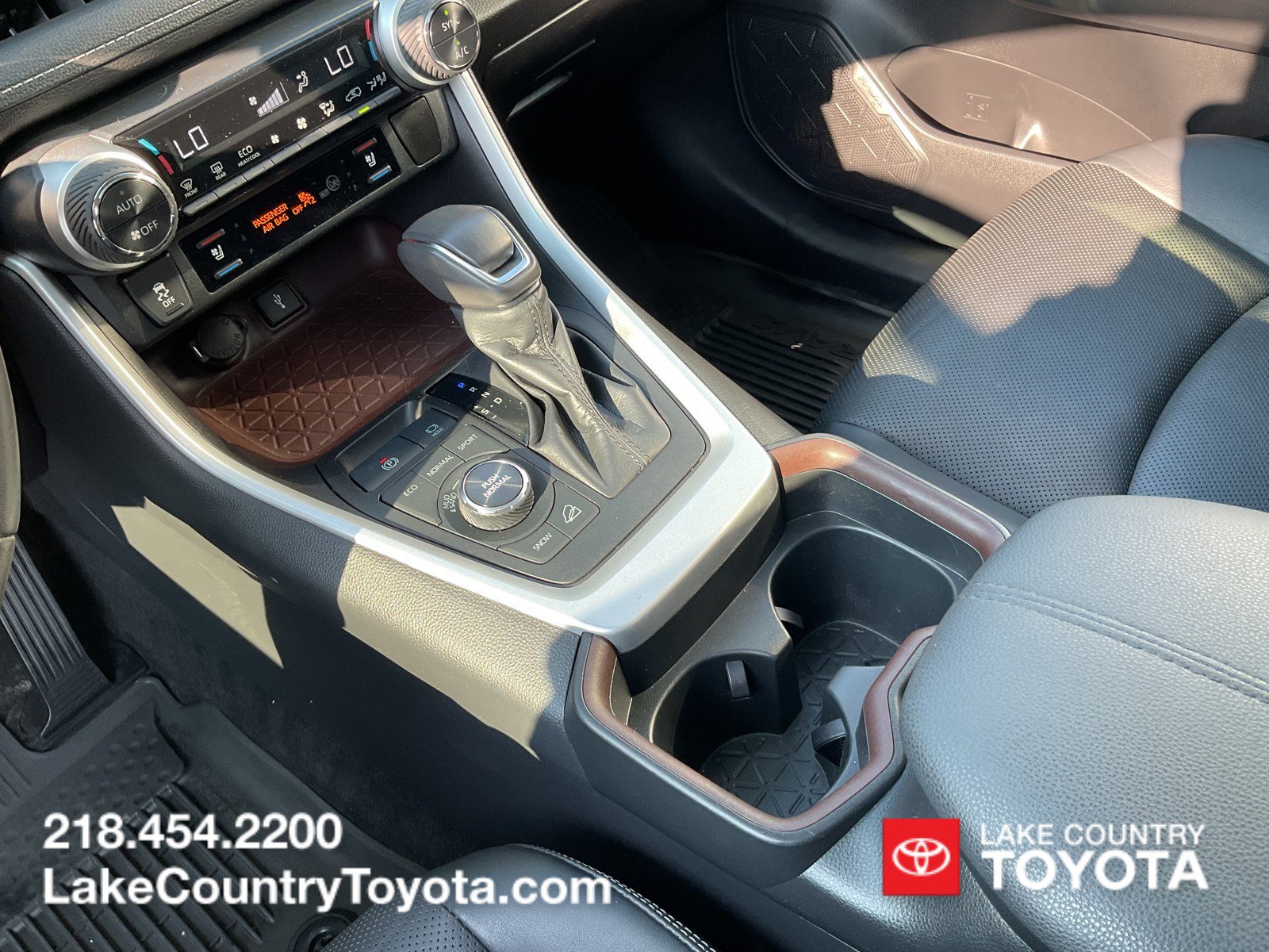 Used 2021 Toyota RAV4 Limited w/ Limited Grade Weather Package AWD/4WD image 32