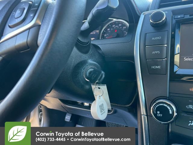 Used 2017 Toyota Camry SE w/ Moonroof Package image 22