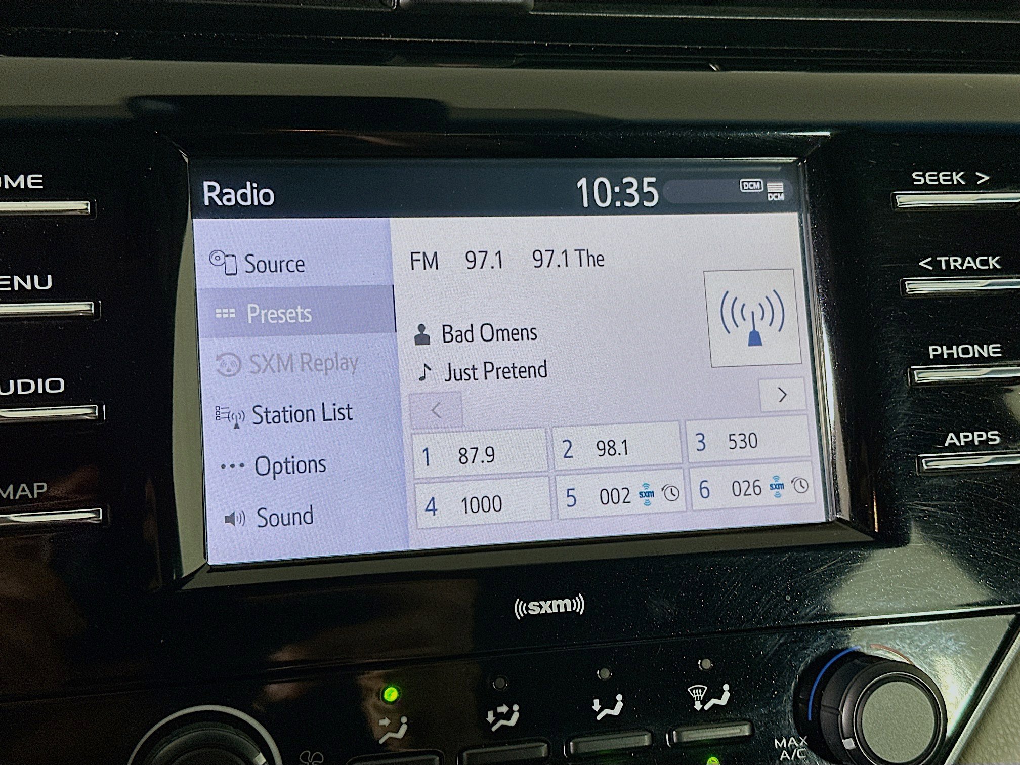 Used 2020 Toyota Camry LE image 21