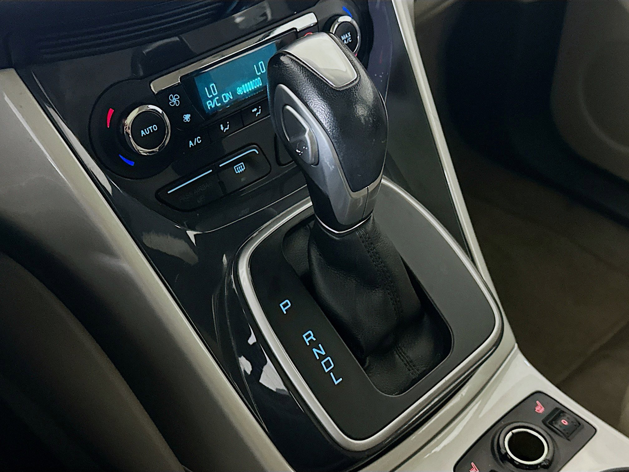Used 2013 Ford C-MAX SEL image 24