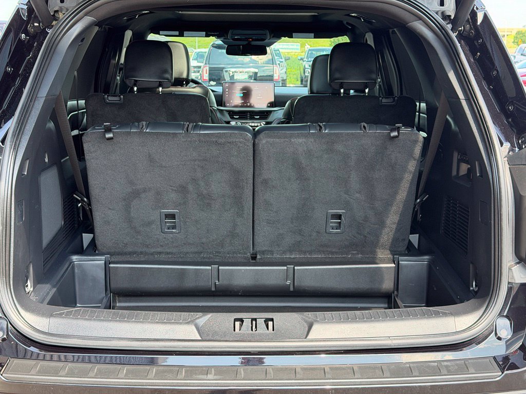 Used 2025 Ford Explorer ST AWD/4WD image 10