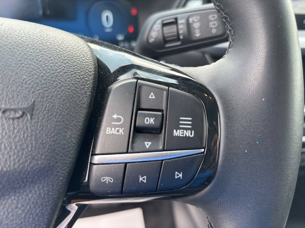 Used 2023 Ford Escape Platinum AWD/4WD image 16