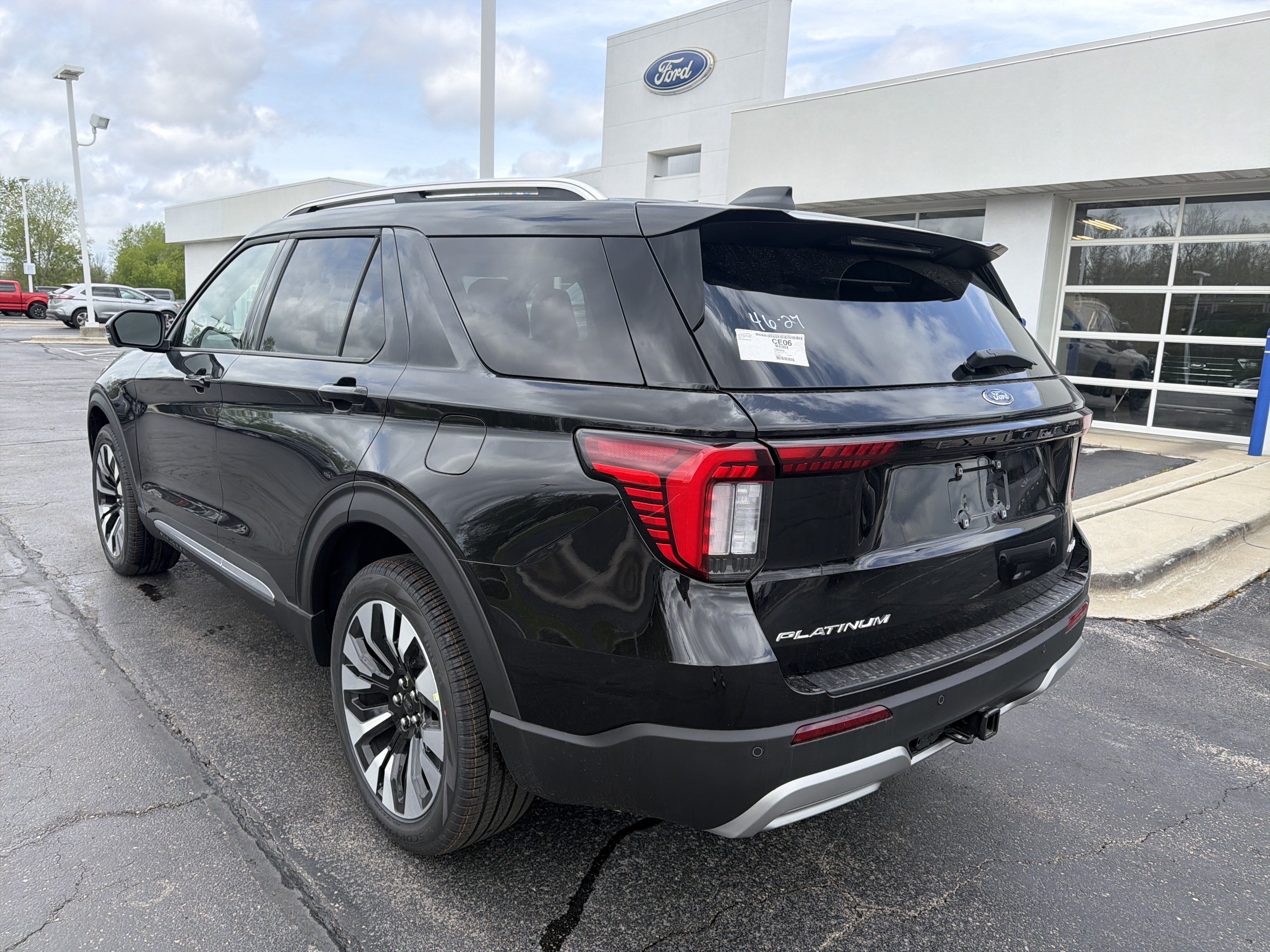 New 2026 Ford Explorer Platinum w/ LUX Leather Package AWD/4WD image 16