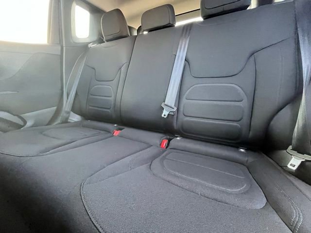 Used 2020 Jeep Renegade Latitude w/ Cold Weather Group image 26