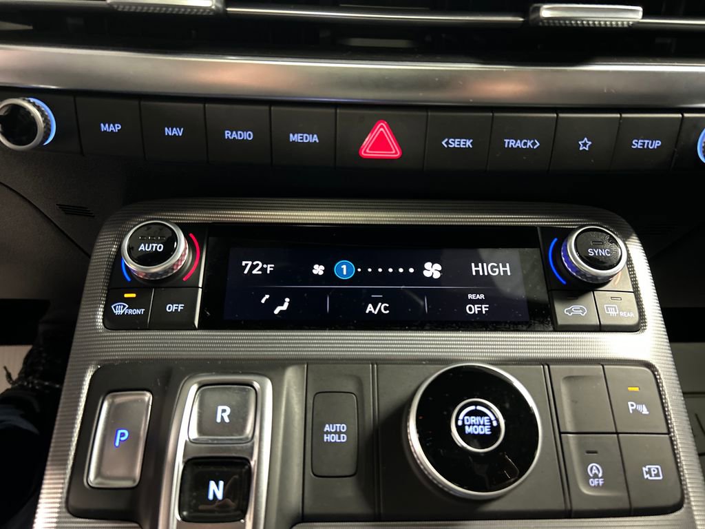 Used 2023 Hyundai Palisade Calligraphy image 17