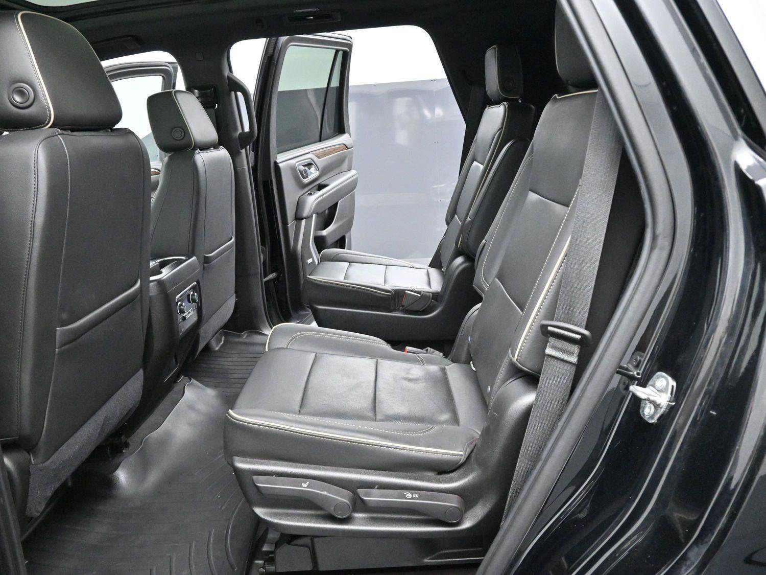 Used 2021 Chevrolet Tahoe Premier w/ Premium Package AWD/4WD image 33