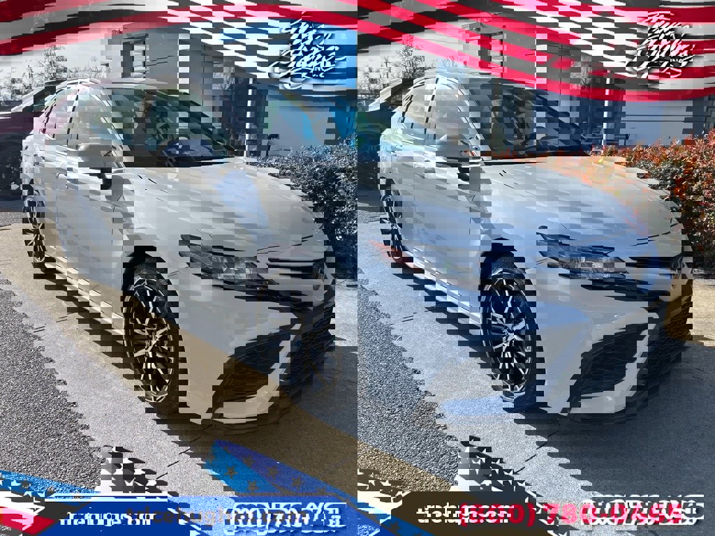 Used 2024 Toyota Camry SE