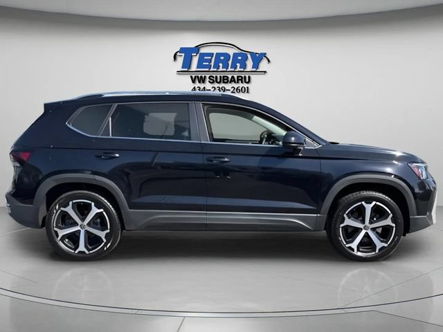 Used 2026 Volkswagen Taos SEL AWD/4WD image 1