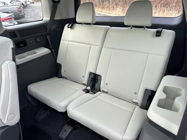 Used 2024 Hyundai Santa Fe Calligraphy image 17