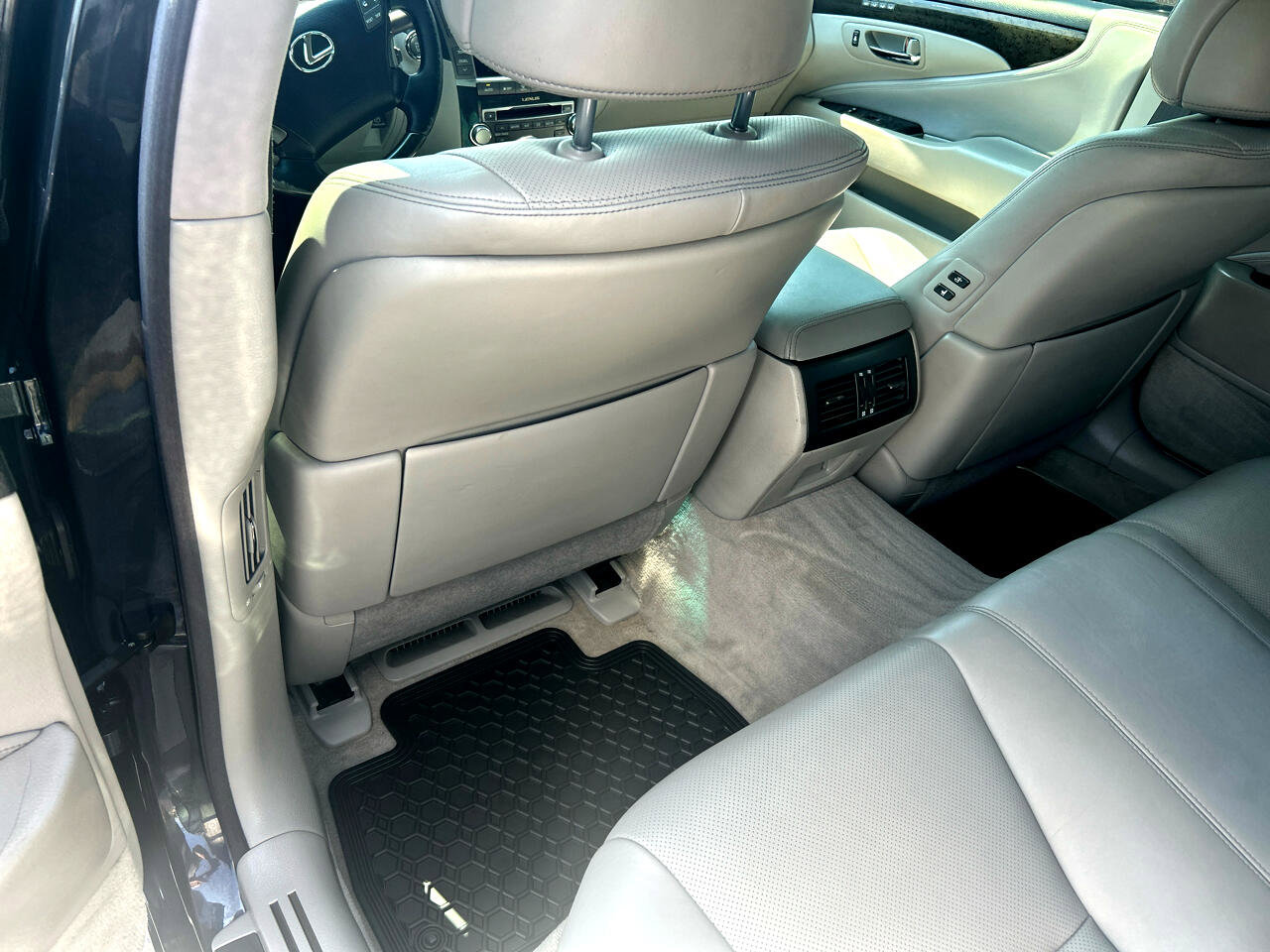 Used 2011 Lexus LS 460 image 11