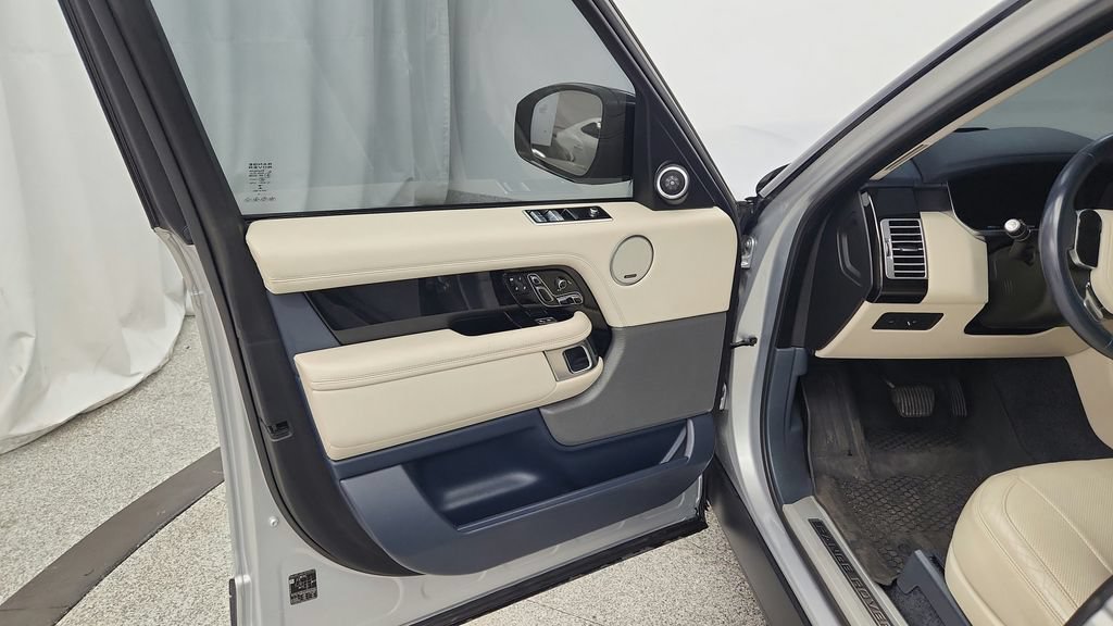 Used 2019 Land Rover Range Rover Supercharged AWD/4WD image 11