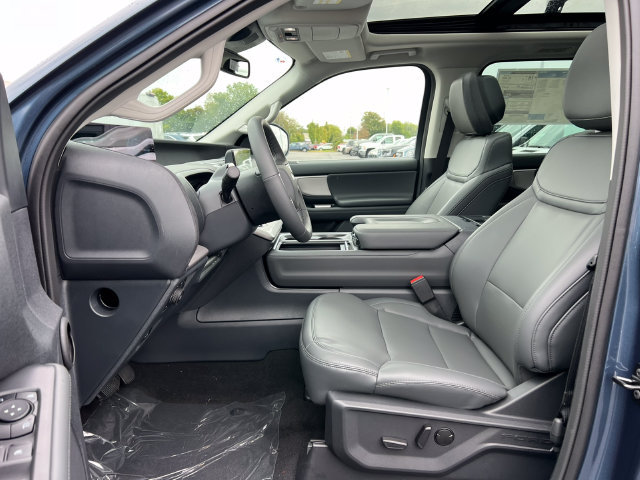 New 2027 Ford Expedition Active AWD/4WD image 3