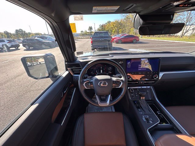 Used 2025 Lexus GX 550 w/ Cold Area Package AWD/4WD image 18