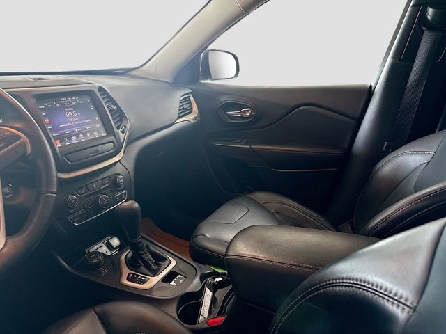 Used 2016 Jeep Cherokee Limited image 25