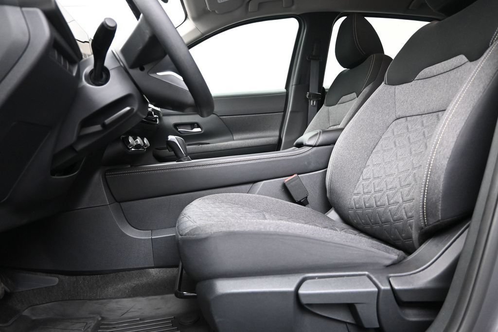 Certified 2025 Nissan Kicks SV AWD/4WD image 19