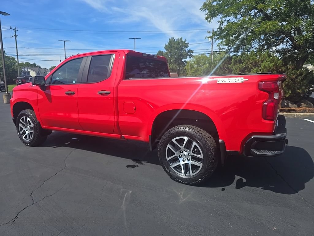 Used 2019 Chevrolet Silverado 1500 Custom Trail Boss w/ Custom Convenience Package AWD/4WD image 4