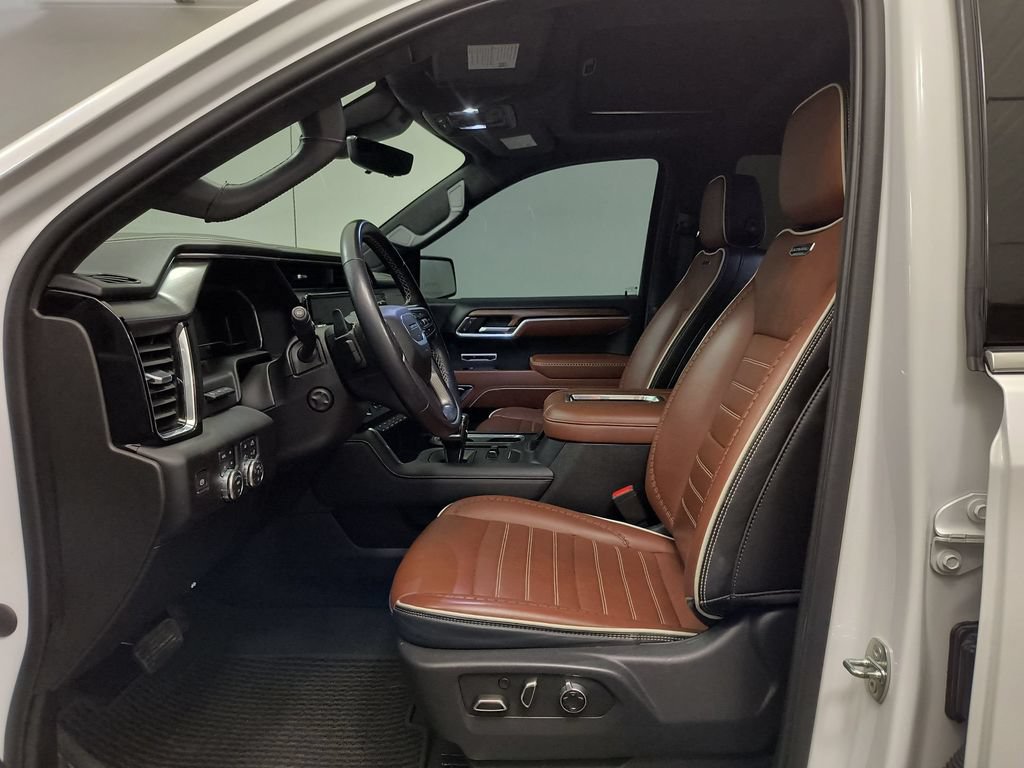 Used 2022 GMC Sierra 1500 Denali Ultimate AWD/4WD image 5