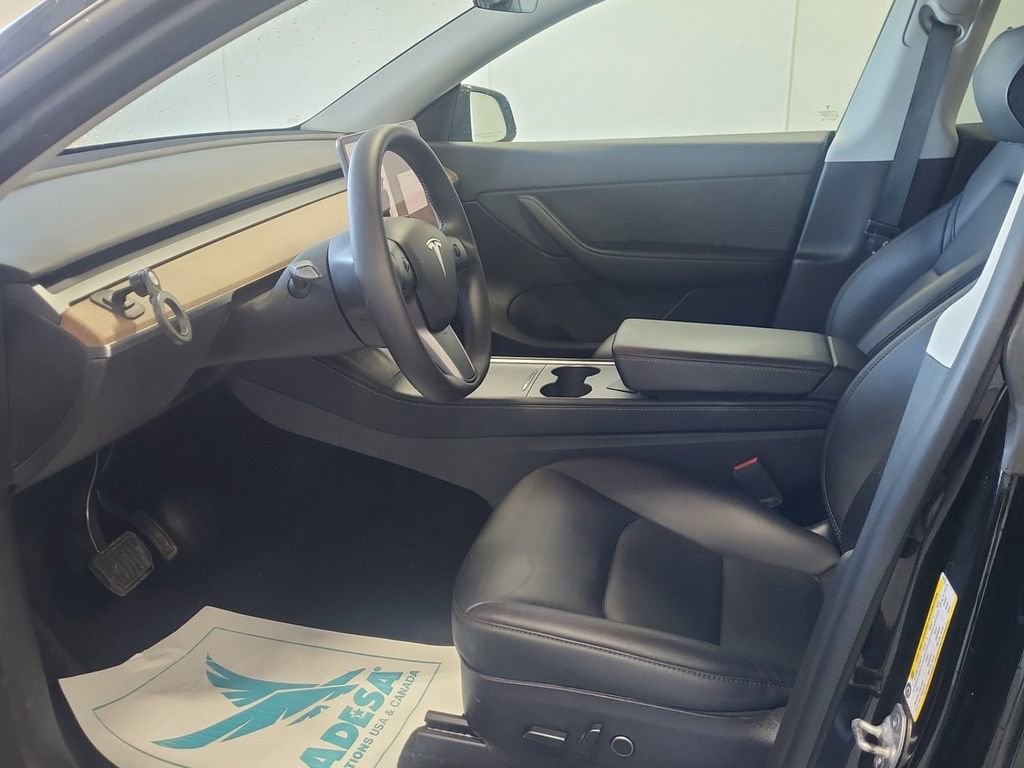 Used 2022 Tesla Model Y Long Range image 2