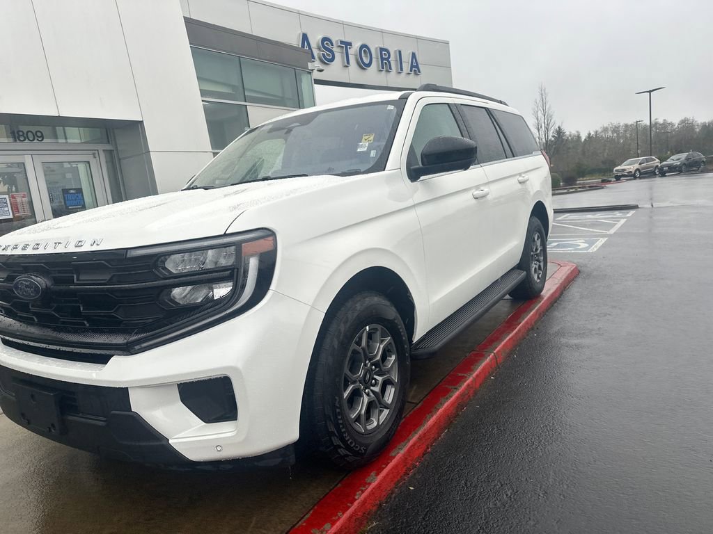 Used 2025 Ford Expedition Active image 8