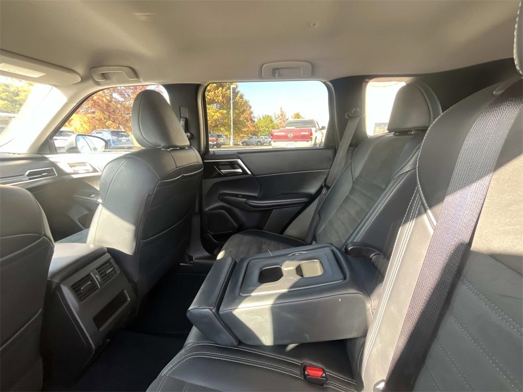 Used 2024 Mitsubishi Outlander FWD image 13