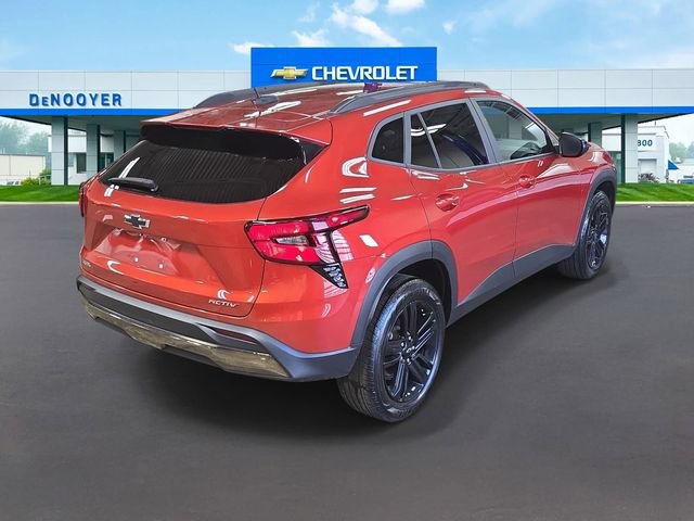 Used 2024 Chevrolet Trax ACTIV w/ Sunroof Package FWD image 10