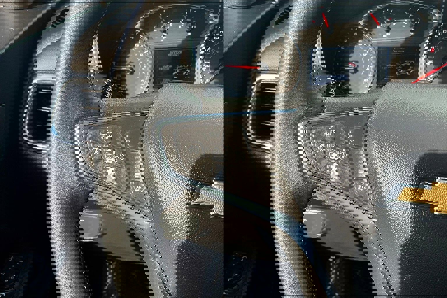 Used 2023 Chevrolet Equinox LT w/ Driver Convenience Package image 23