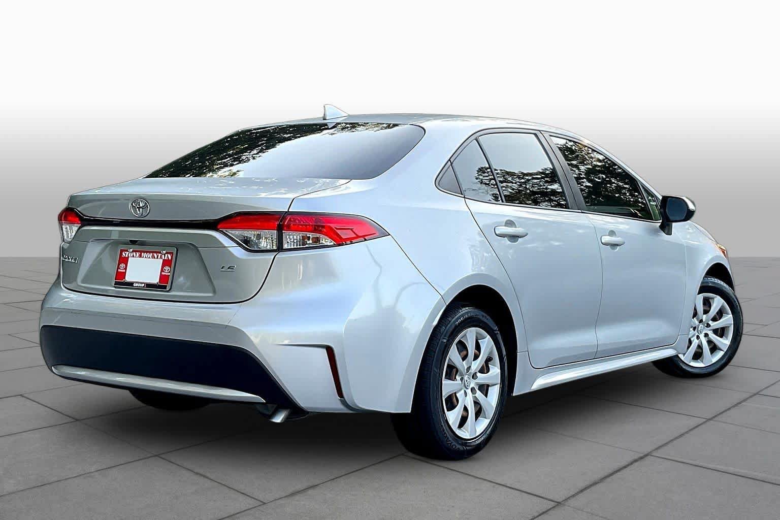 Used 2022 Toyota Corolla LE FWD image 13