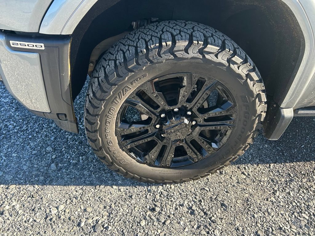 Used 2024 GMC Sierra 2500 Denali Ultimate AWD/4WD image 3
