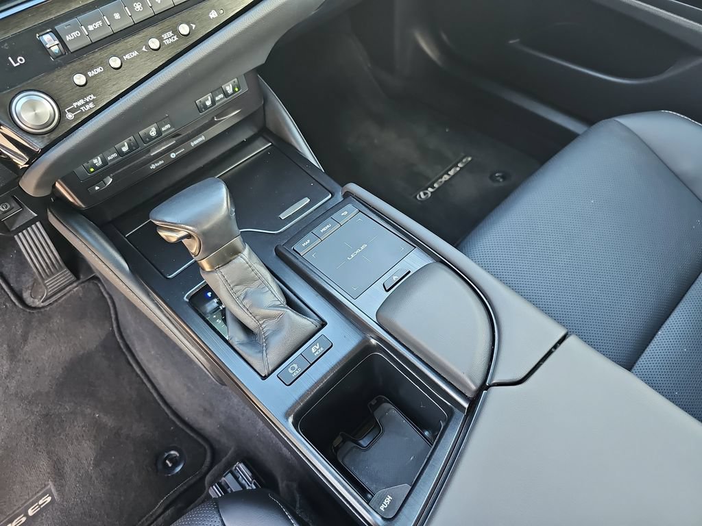 Certified 2022 Lexus ES 300h w/ Premium Package FWD image 24