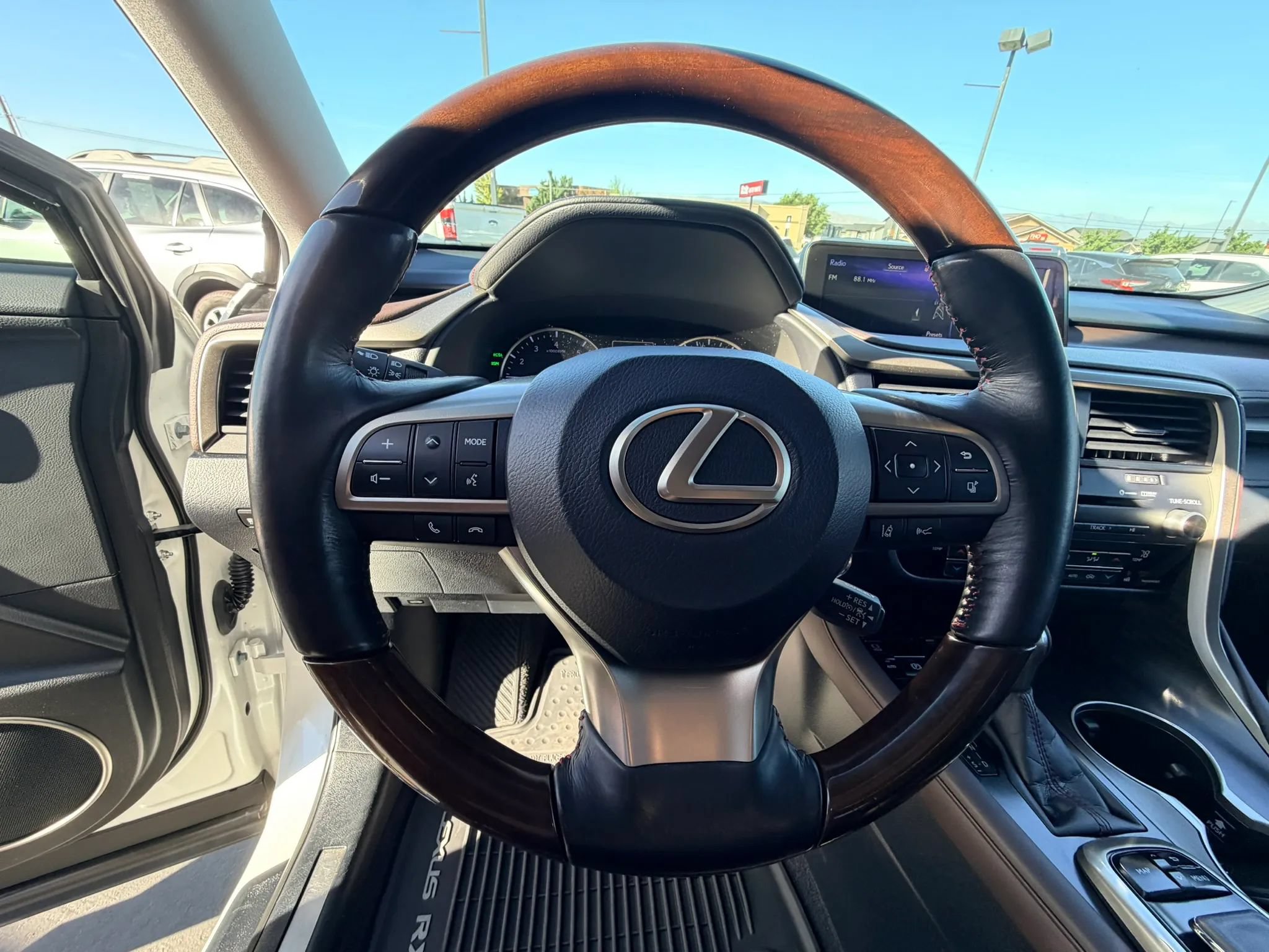 Used 2017 Lexus RX 350 AWD w/ Premium Package image 12