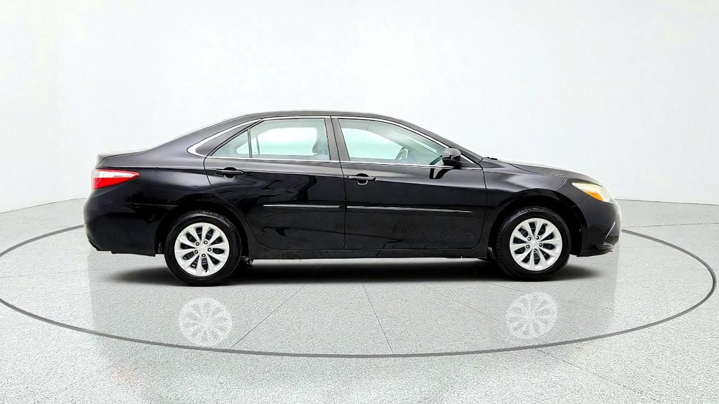 Used 2016 Toyota Camry FWD image 4