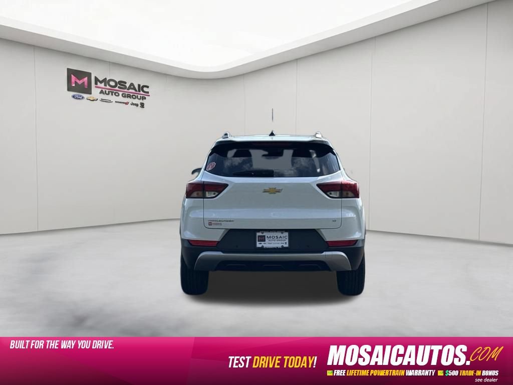 Used 2022 Chevrolet TrailBlazer LT w/ Convenience Package FWD image 6