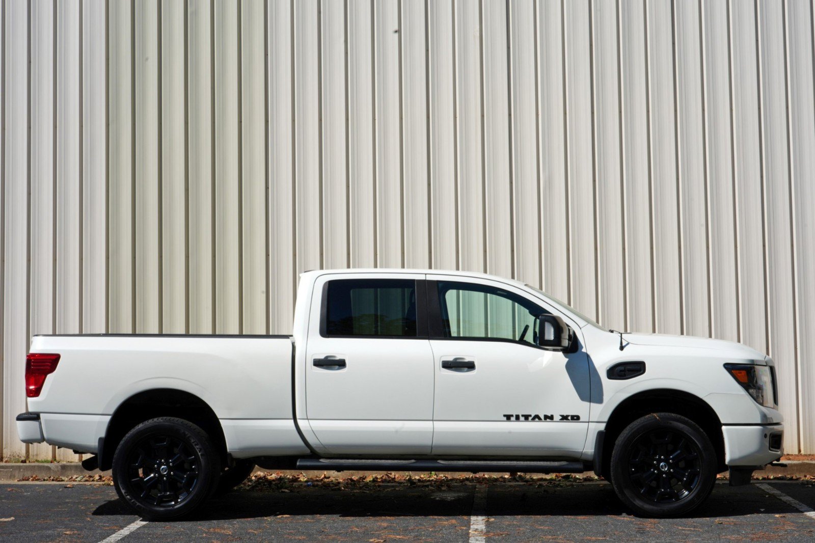 Used 2018 Nissan Titan SL w/ Midnight Edition AWD/4WD image 50