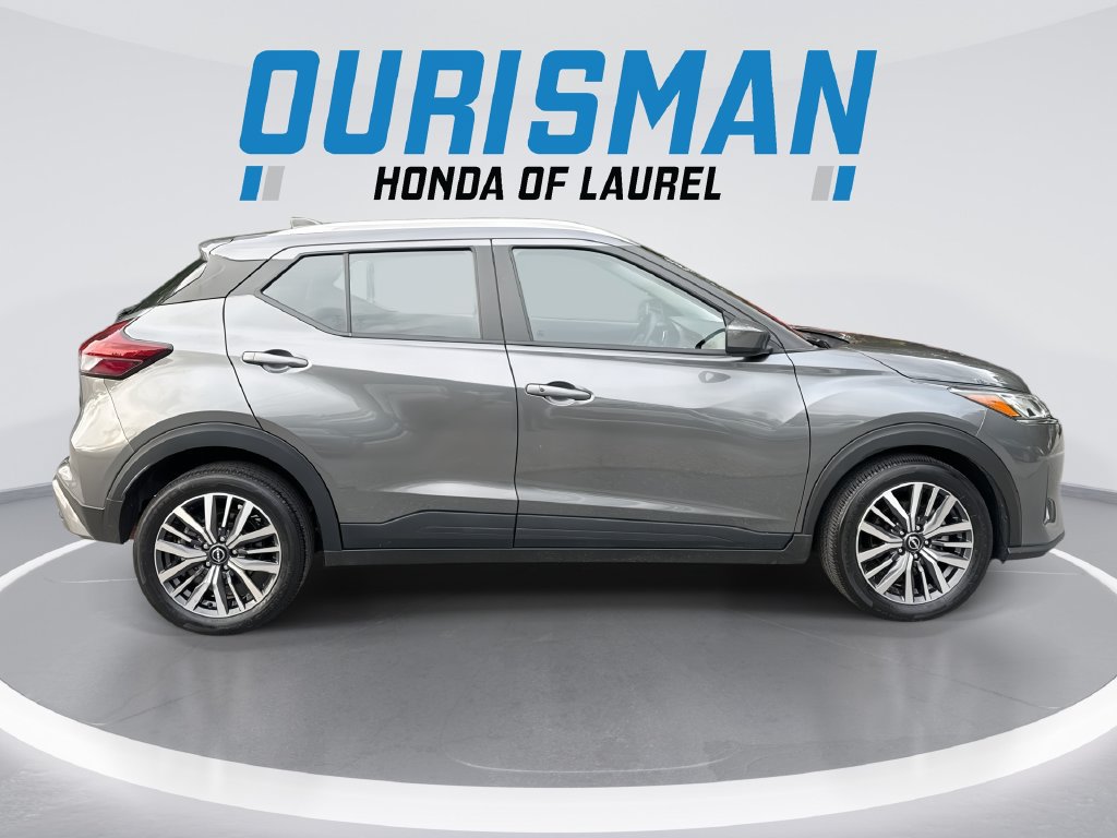 Used 2024 Nissan Kicks SV FWD image 9