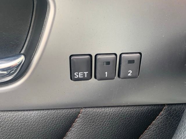 Used 2012 INFINITI FX35 AWD w/ Premium Pkg image 8