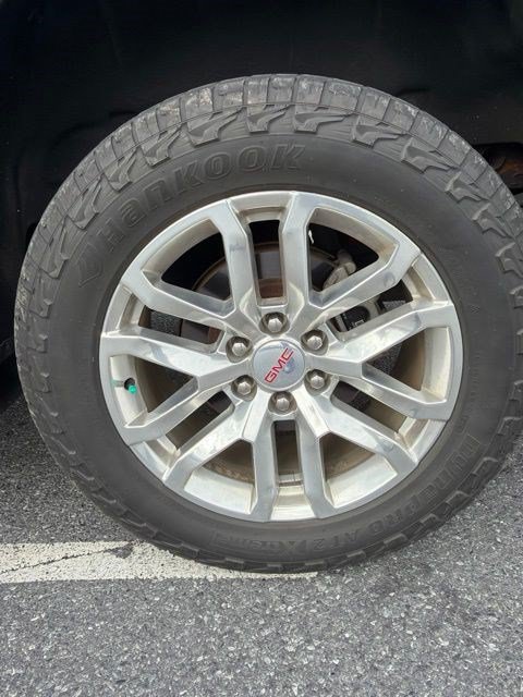 Used 2019 GMC Sierra 1500 SLT w/ SLT Premium Plus Package AWD/4WD image 31